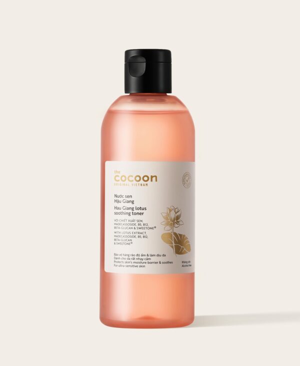 Nước Cân Bằng Cocoon Sen Hậu Giang Làm Dịu Da Nhạy Cảm 310ml